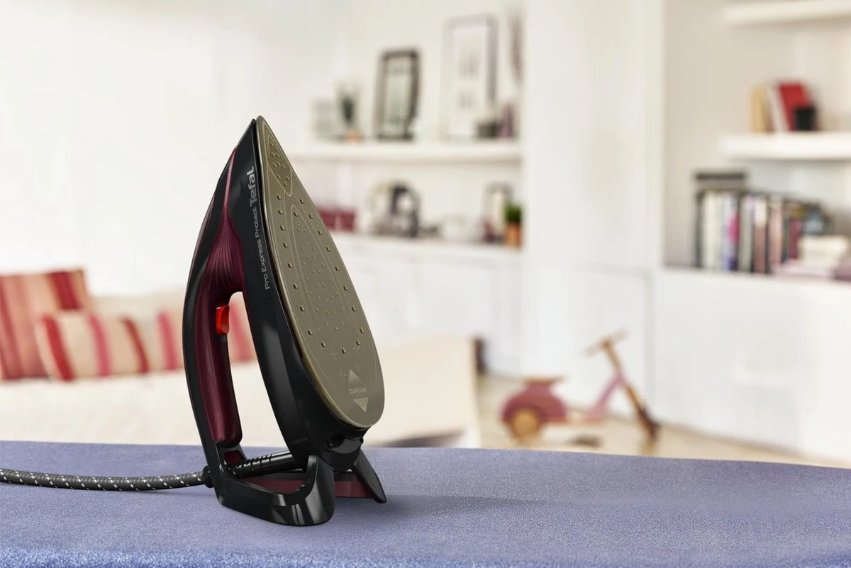 Tefal GV9230 Pro Express Protect Stoomgenerator Rood/Zwart 6 Tefal GV9230 Pro Express Protect Stoomgenerator Rood/Zwart - Afbeelding 6